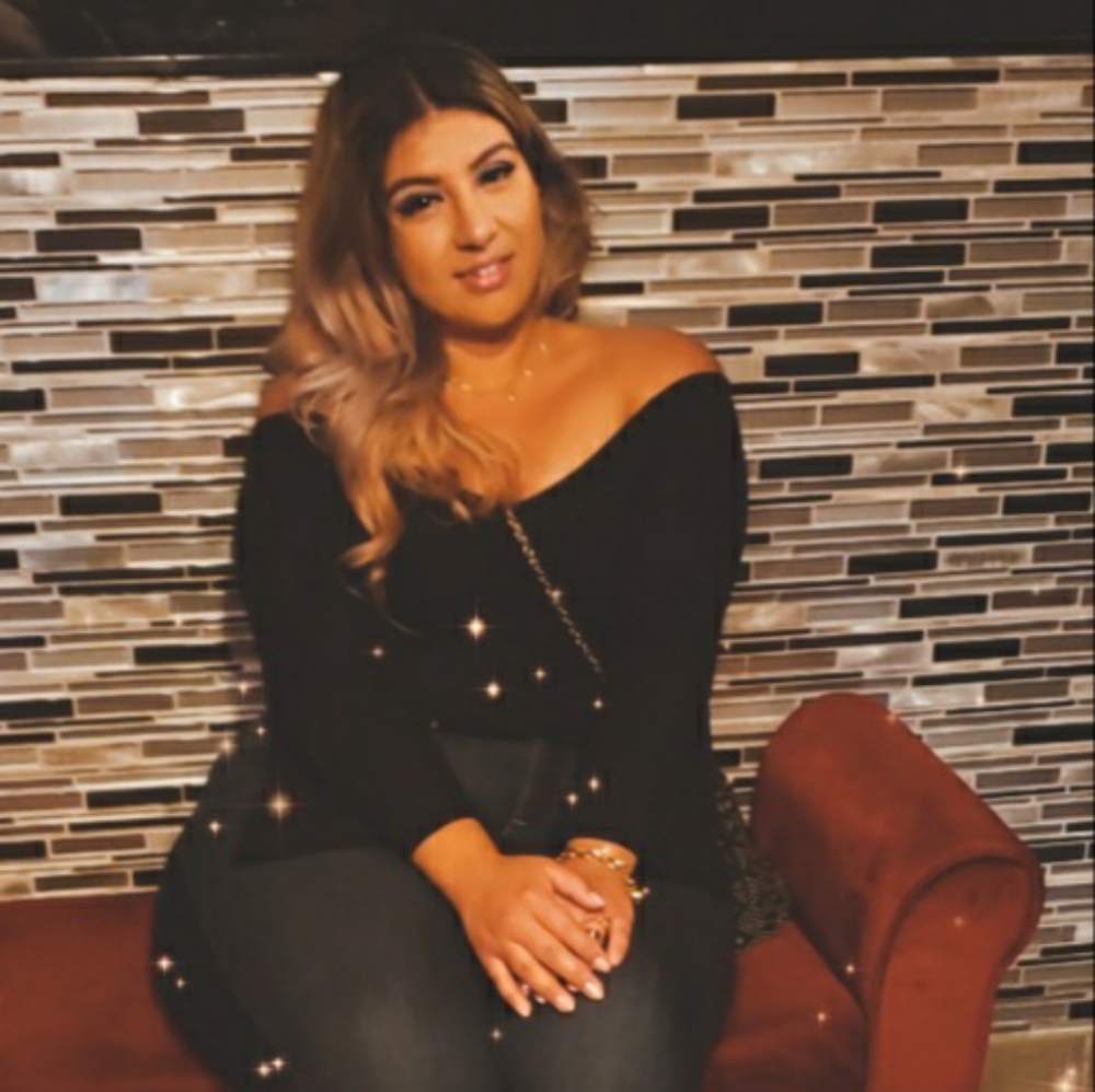 Meet your Posher, Dina